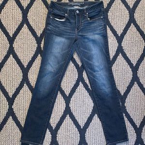 Skinny, mid rise, super stretch jeans